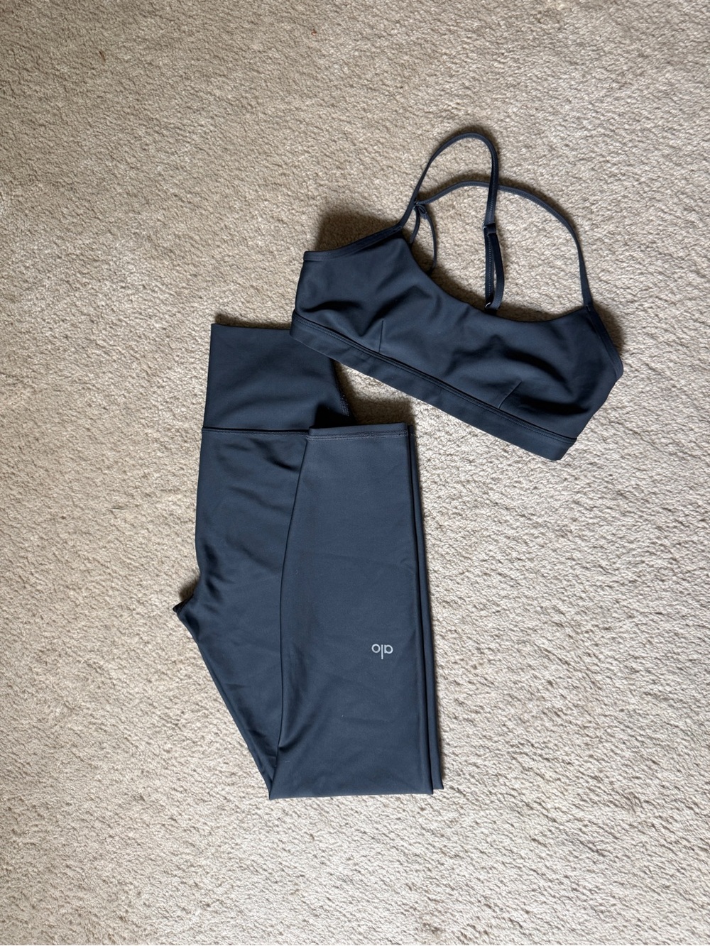 Alo Yoga Athracite Set